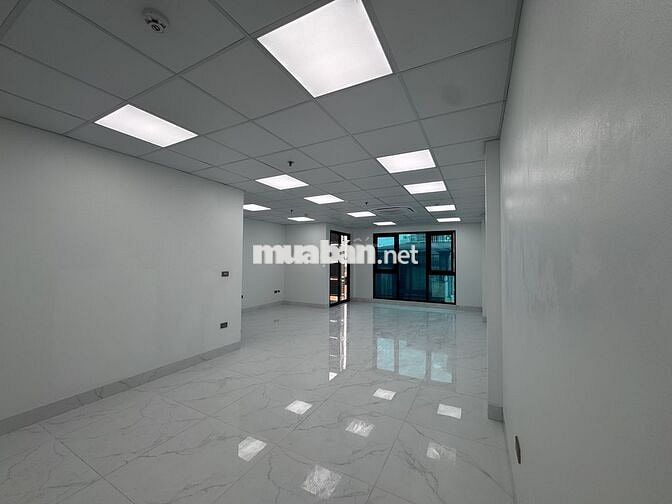 🏢 Cho thuê văn phòng Lạc Long Quân | 142m² sử dụng – 32tr