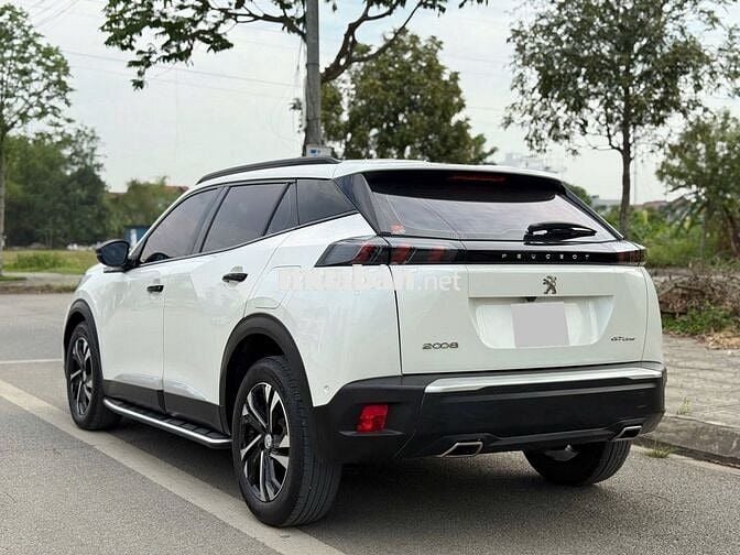 Peugeot 2008 GT Line model 2022