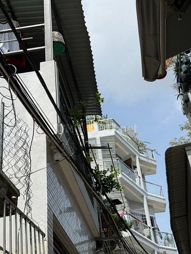 NHÀ ĐƯỜNG HUỲNH TẤN PHÁT, PHƯỜNG PHÚ THUẬN HẺM ÔTÔ 