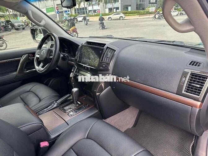 Toyota Land Cruiser 2014 VX 4.6 V8 - 87000 km