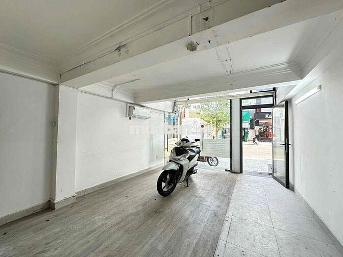 CHO THUÊ NHÀ CHDV/KS(13PN,13WC)THANG MÁY,PCCC,TRẦN QUANG KHẢI .QUẬN 1