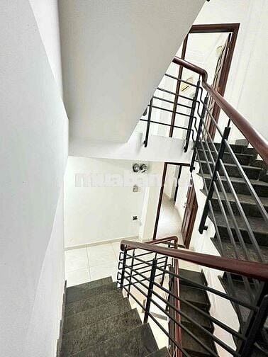 CHO THUÊ NHÀ CHDV/KS(13PN,13WC)THANG MÁY,PCCC,TRẦN QUANG KHẢI .QUẬN 1