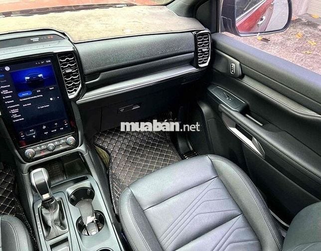 Ford Everest 2023 Titanium 2.0L 4x2 AT - 32000 km