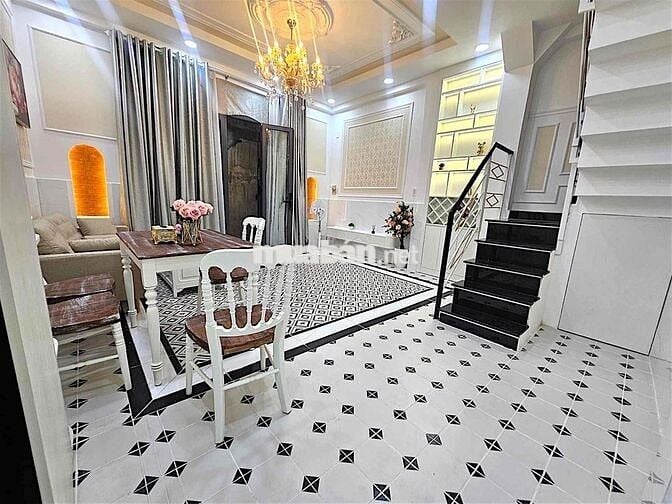 XÔ VIẾT NGHỆ TĨNH-GIÁP Q1-43M2-2T-NGANG 5 NỞ HẬU 9.5M-3PN-3WC.CHỈ 4TY6