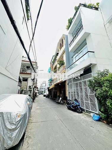 Bán nhà Bình Thạnh hẻm xe hơi - Đinh Tiên Hoàng - 33m2- 4 tầng- 5.x Tỷ