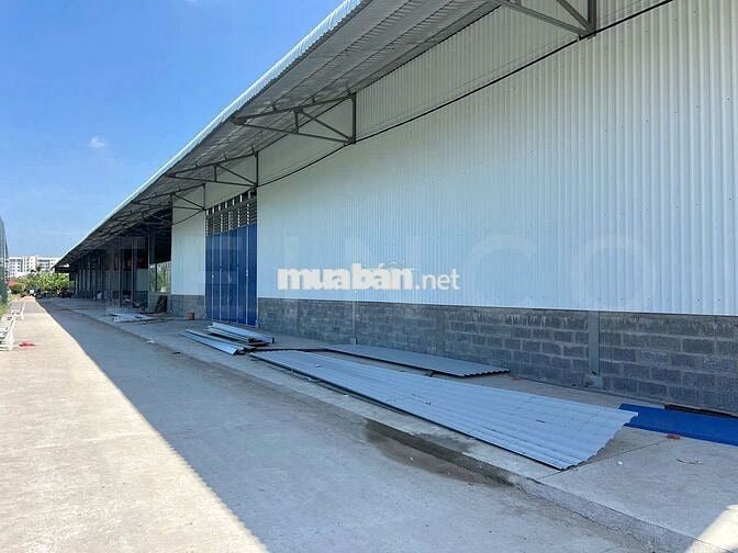 Kho xưởng 560m² có hệ thống báo cháy, đường cặp Quốc Lộ 1A