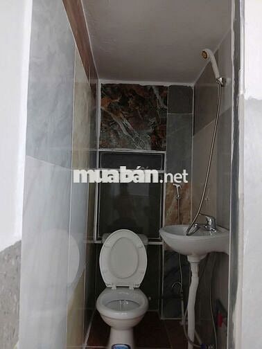 cho thuê phòng khép kín 16m  cách đường nguyễn chí thanh 50m  .....