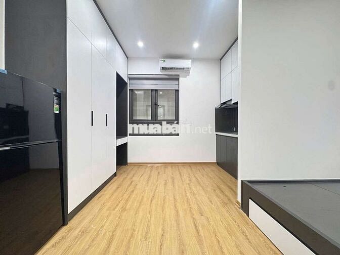 Bóc tem CCMN 30m2 Full đồ xịn sò. Ban công, máy giặt tại Đê La Thành
