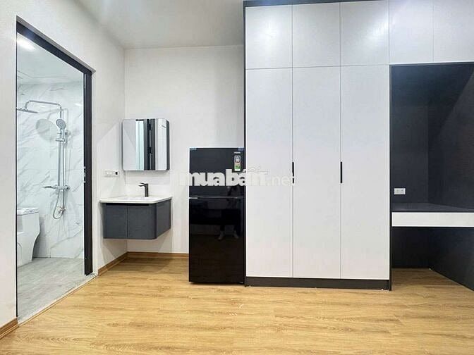 Bóc tem CCMN 30m2 Full đồ xịn sò. Ban công, máy giặt tại Đê La Thành
