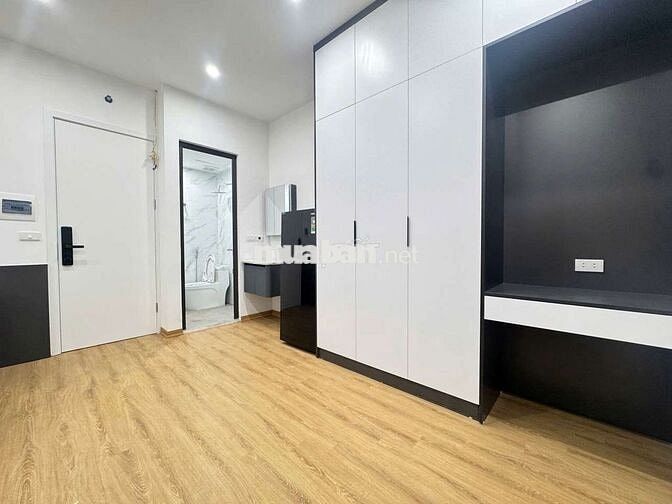 Bóc tem CCMN 30m2 Full đồ xịn sò. Ban công, máy giặt tại Đê La Thành