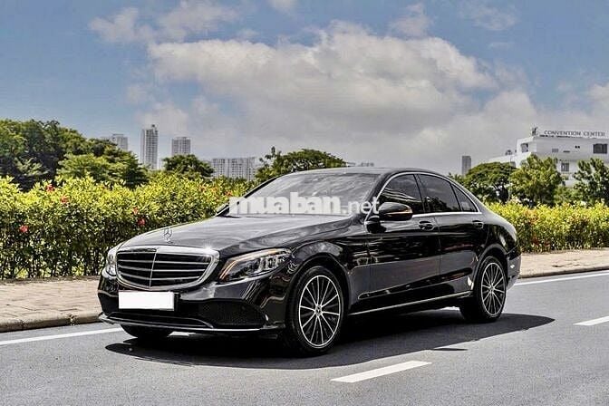 Mercedes C200 Exclusive 2019 - sang trọng lịch lãm