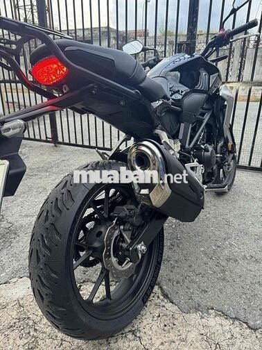 Honda CB300 - Xe zin, xe chạy giữ kỹ