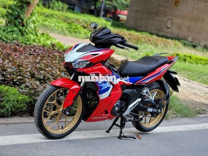Do nhu cầu cần đổi xe nên cần bán