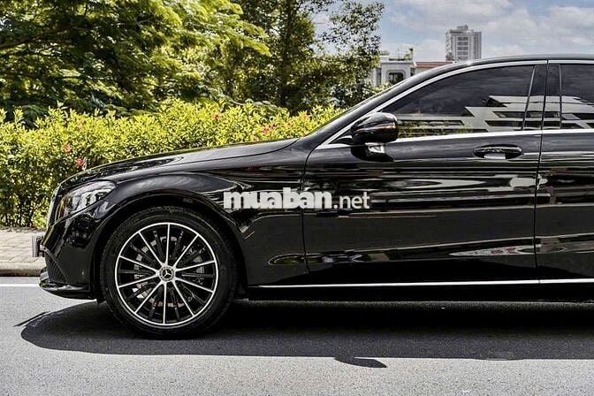 Mercedes C200 Exclusive 2019 - sang trọng lịch lãm
