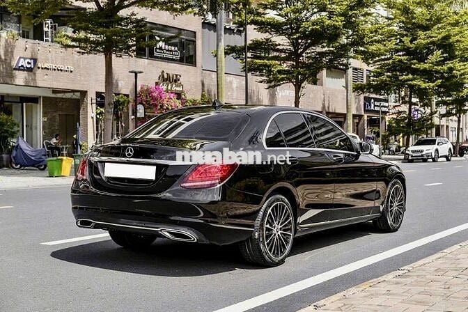 Mercedes C200 Exclusive 2019 - sang trọng lịch lãm