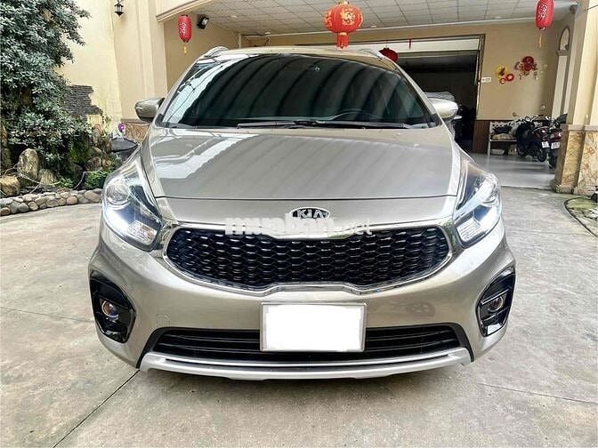 Kia Rondo 2.0 GAT 2019. Xe gia đình rất đẹp