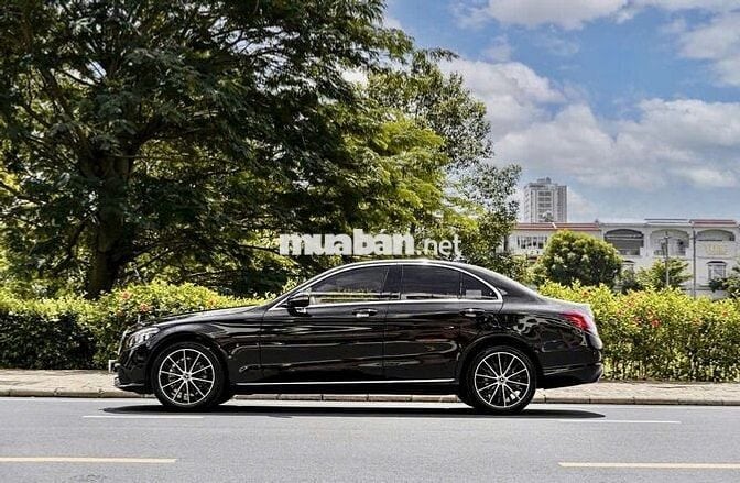 Mercedes C200 Exclusive 2019 - sang trọng lịch lãm