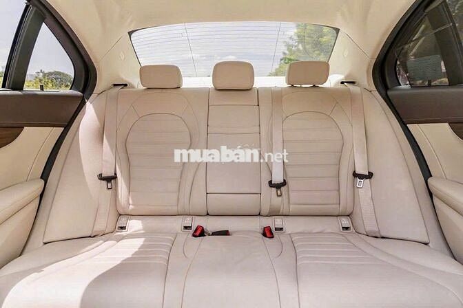 Mercedes C200 Exclusive 2019 - sang trọng lịch lãm