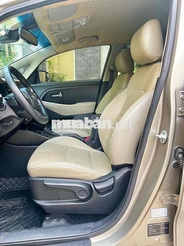 Kia Rondo 2.0 GAT 2019. Xe gia đình rất đẹp