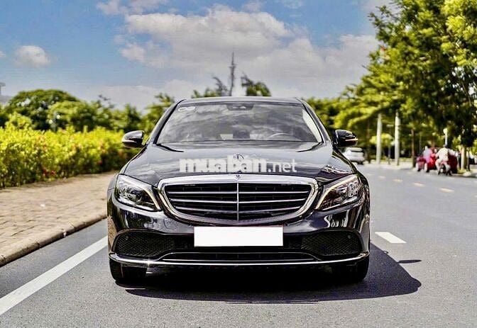 Mercedes C200 Exclusive 2019 - sang trọng lịch lãm