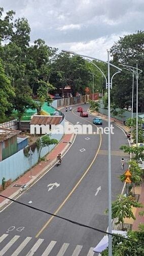 Cho thuê nhà văn phòng kinh doanh, mặt tiền đường lớn quận 11