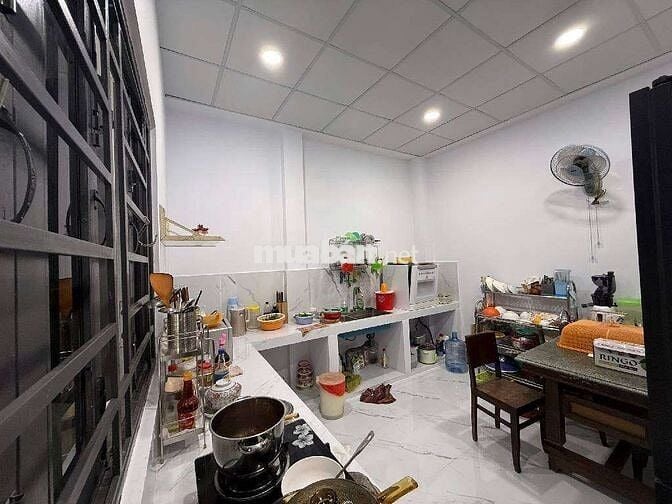 CHÍNH CHỦ TỰ XÂY TÂM HUYẾT – NHÀ ĐẸP CỰC KỲ CHẮC CHẮN 9 Tỷ