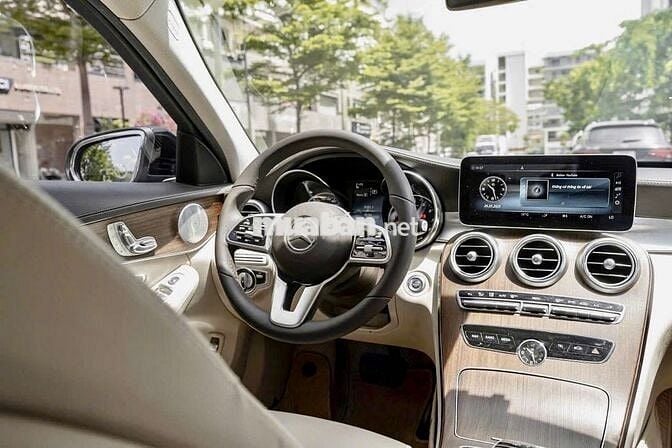 Mercedes C200 Exclusive 2019 - sang trọng lịch lãm