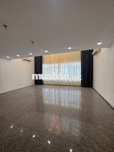 Bán căn hộ Penhouse Giai Việt   ,Tạ Quang Bửu  P5, Q8. 227m2