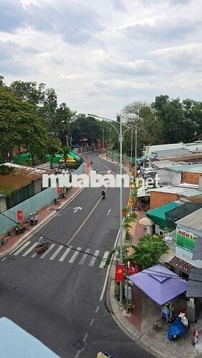 Cho thuê nhà văn phòng kinh doanh, mặt tiền đường lớn quận 11