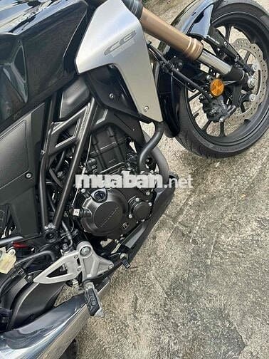 Honda CB300 - Xe zin, xe chạy giữ kỹ