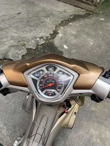 Cần bán xe Wave RSX AT 110vc FI xe ga biển HN