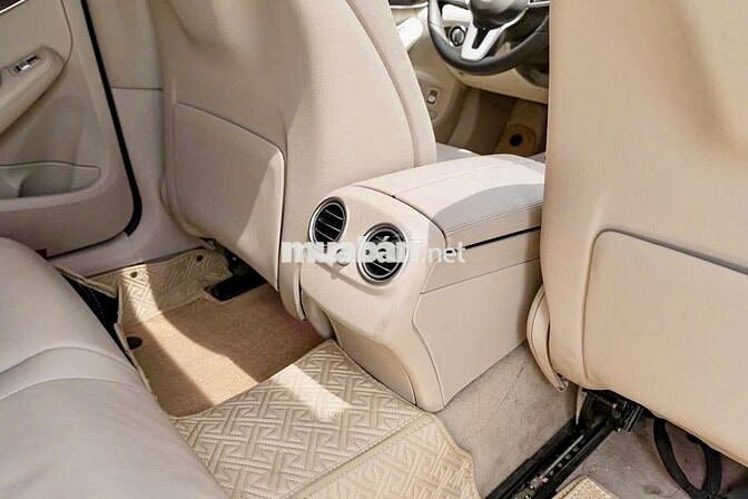 Mercedes C200 Exclusive 2019 - sang trọng lịch lãm