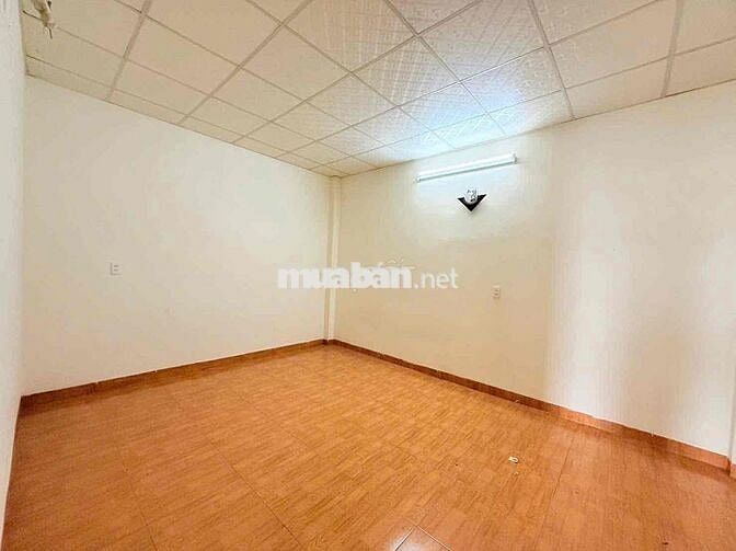Nhà Mới Sạch Sẻ DT 160m2 1Trệt 1Lầu 2Pn 2Wc Sát Trường Nguyễ Văn Thệ