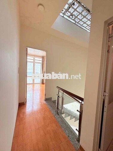 Nhà Mới Sạch Sẻ DT 160m2 1Trệt 1Lầu 2Pn 2Wc Sát Trường Nguyễ Văn Thệ