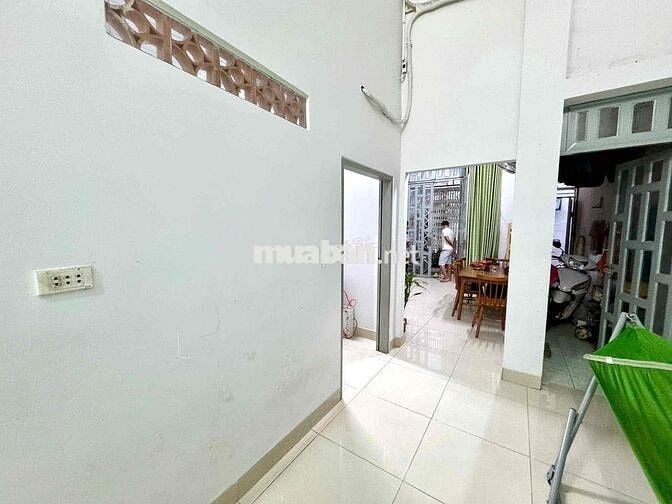 Bán. nà 1 trệt 1 lửng ngay toà nhà chung cư , phường Tân Vạn củ
