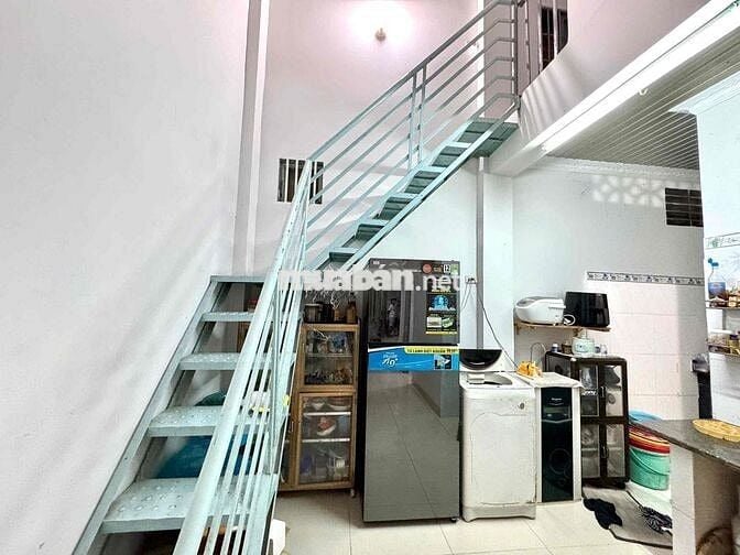 Bán. nà 1 trệt 1 lửng ngay toà nhà chung cư , phường Tân Vạn củ