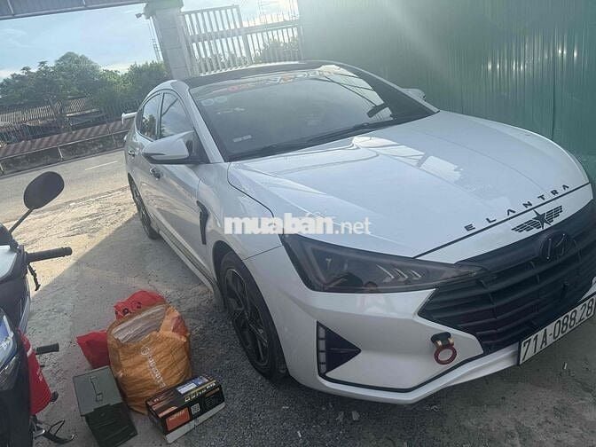 Hyundai Elantra 2019 1.6MT - 90000 km