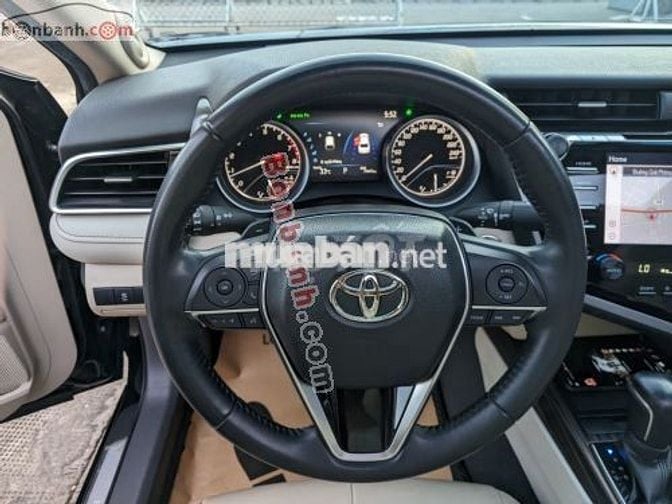 Toyota Camry 2.5Q 2021