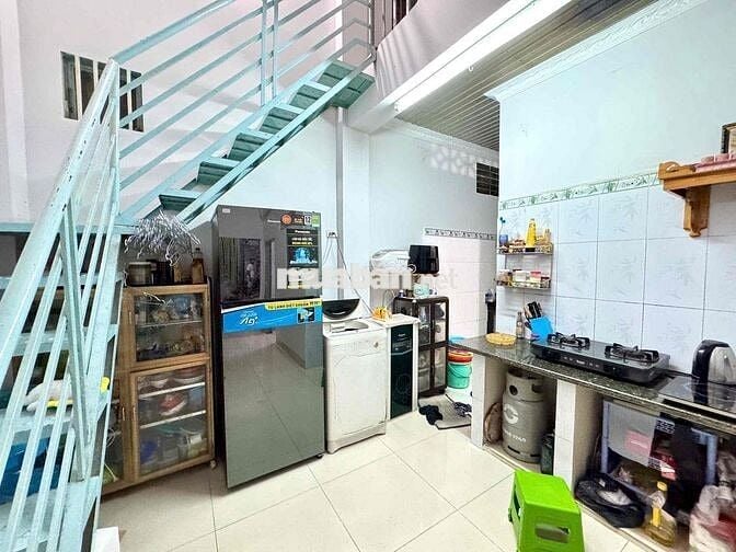 Bán. nà 1 trệt 1 lửng ngay toà nhà chung cư , phường Tân Vạn củ