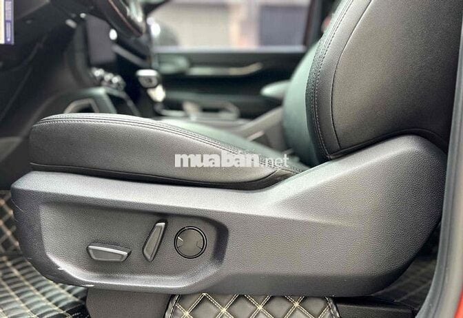 Everest Titanium 2023 1 chủ - 31.000 KM cam kết