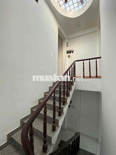 Mặt tiền Hòa Minh - 7 phòng lớn - 15 triệu