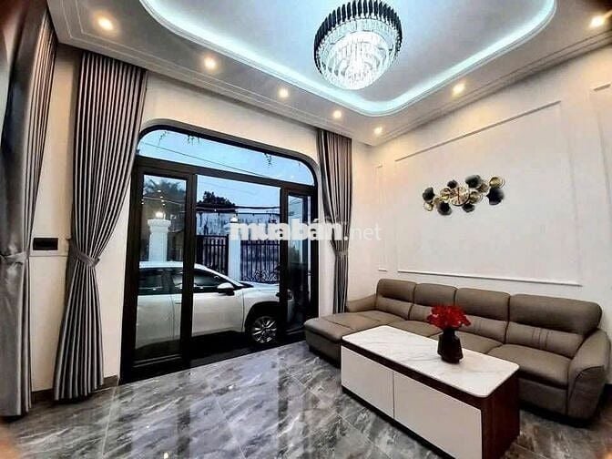 NHÀ 3 TẦNG FULL NỘI THẤT KIỆT Ô TÔ HOÀNG VĂN THÁI