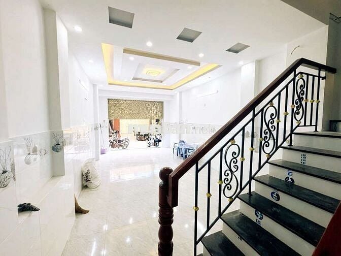 Nhà Mới Xây – Ngay Văn Cao – 4x15m – 3 tầng BTCT – HXH – Nhỉnh 6 tỷ
