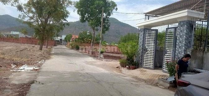 Cần bán đất quanh Trung tâm Phú Mỹ, Bà Rịa Vũng Tàu, giá công nhân.