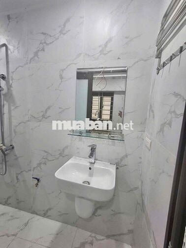 Bán căn tập thể Viglacera Thạch bàn,DT 40m,ô tô đỗ cửa,hơn 2 tỷ.