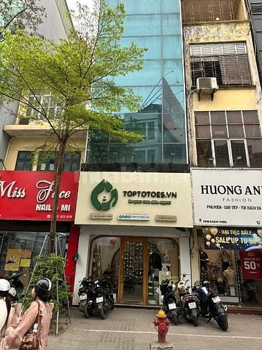 Cho thuê cả nhà hoặc lẻ từng tầng, nhà mặt phố Khâm Thiên, DT 100m2x7T