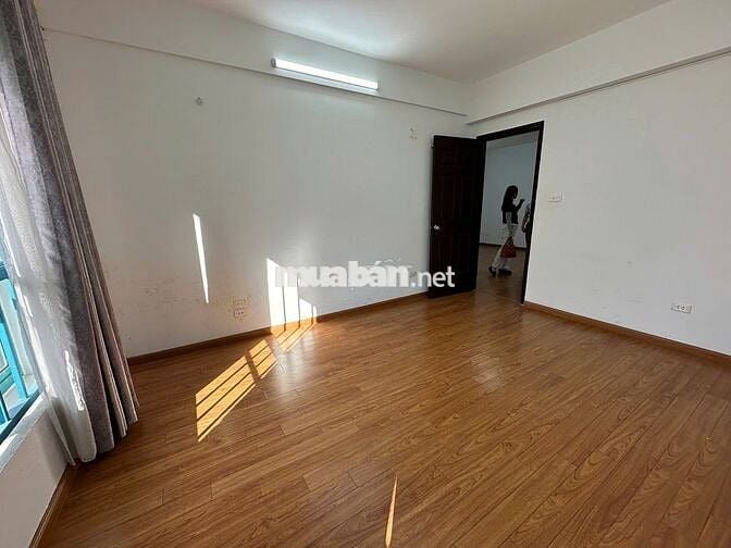 Cho thuê CH CT4 Mỹ Đình Sông Đà 110m2 3PN 2VS đồ cơ bản chỉ 13,5tr/th