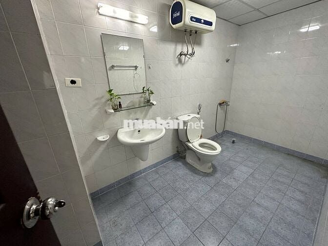 Cho thuê CH CT4 Mỹ Đình Sông Đà 110m2 3PN 2VS đồ cơ bản chỉ 13,5tr/th