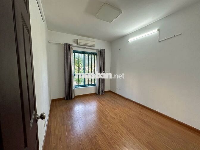 Cho thuê CH CT4 Mỹ Đình Sông Đà 110m2 3PN 2VS đồ cơ bản chỉ 13,5tr/th