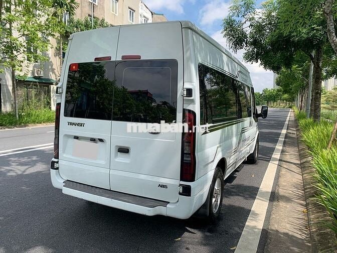 Ford Transit sx2024 cực mới ạ